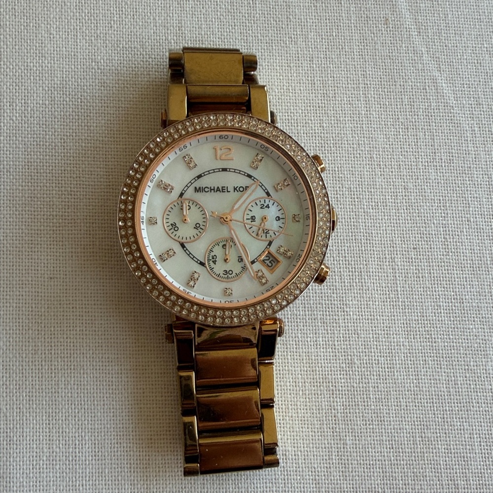 Michael Kors Chronograph Watch - Picture 2 of 7